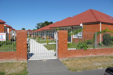 Photo of property in 11/12 Golf Links Road, Shirley, Christchurch, 8061