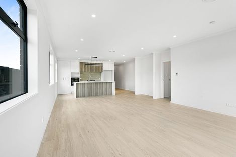 Photo of property in 35 Overton Street, Rototuna North, 3210