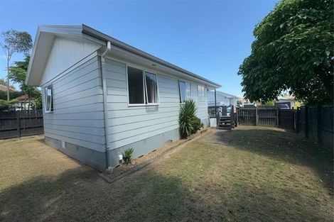 Photo of property in 2/4 Silver Creek Road, Weymouth, Auckland, 2103