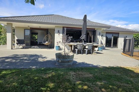 Photo of property in 94 Pohutukawa Drive, Levin, 5571