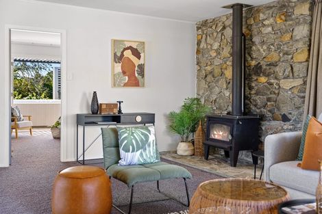 Photo of property in 310 Te Moana Road, Waikanae, 5036