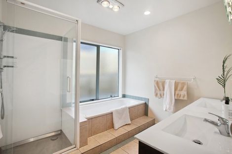 Photo of property in 3 Khaleel Place, Henderson, Auckland, 0612