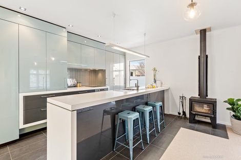 Photo of property in 69 Queens Drive, Lyall Bay, Wellington, 6022