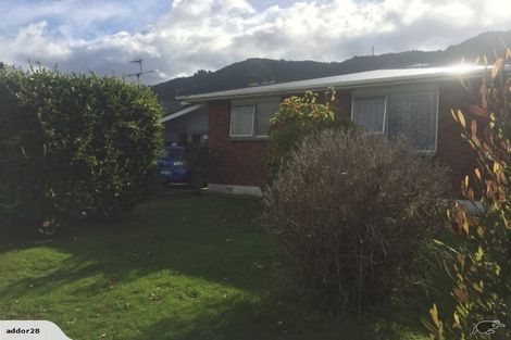 Photo of property in 98a Pasadena Crescent, Totara Park, Upper Hutt, 5018