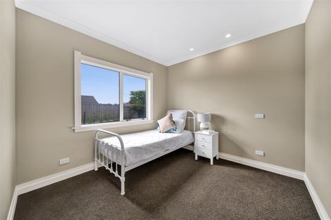 Photo of property in 25 Maple Crescent, Whalers Gate, New Plymouth, 4310