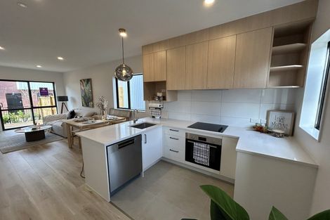 Photo of property in 9 Paetai Lane, Te Atatu Peninsula, 0610