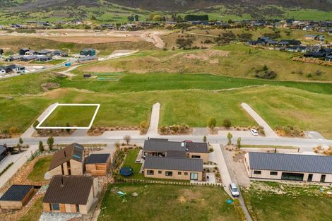 Photo of property in 32 Cunninghams Drive, Jacks Point, Queenstown, 9371