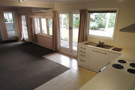 Photo of property in 76 Wade River Road, Stanmore Bay, Whangaparaoa, 0932