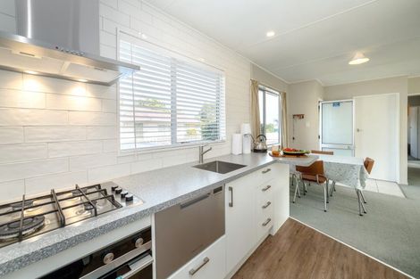 Photo of property in 8 Kowhai Grove, Featherston, 5710