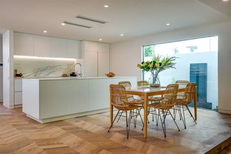 Photo of property in 16 Carlton Mill Road, Merivale, Christchurch, 8014