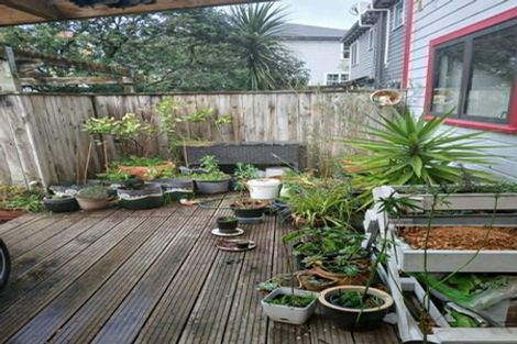 Photo of property in 166a Aro Street, Aro Valley, Wellington, 6021
