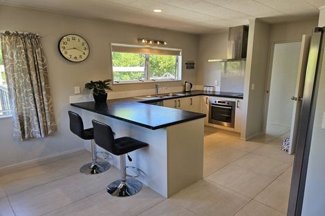 Photo of property in 17 Brandon Road, Manly, Whangaparaoa, 0930