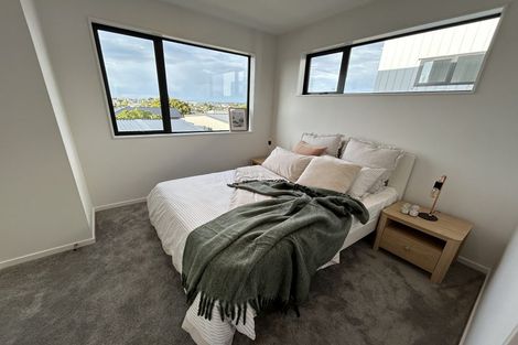 Photo of property in 9 Paetai Lane, Te Atatu Peninsula, 0610