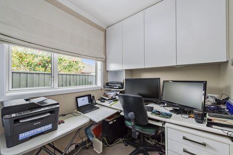 Photo of property in 4 Rachel Place, Avonhead, Christchurch, 8042