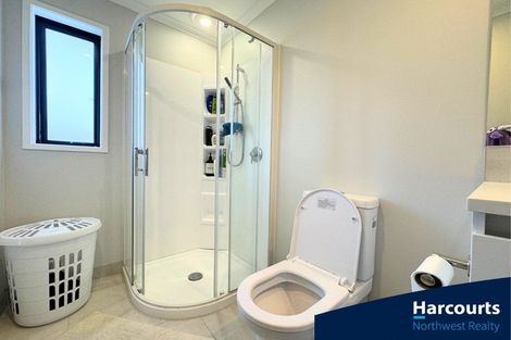 Photo of property in 4 Kumerahou Street, Kumeu, 0810