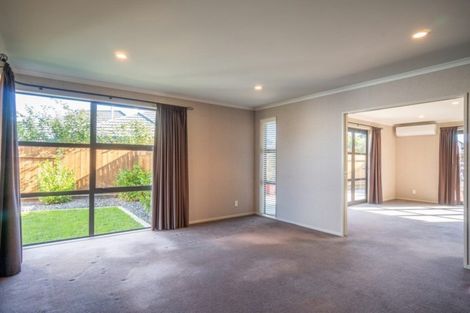 Photo of property in 11 Geneva Terrace, Kelvin Grove, Palmerston North, 4414