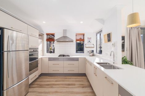 Photo of property in 24 Foresters Crescent, Parklands, Christchurch, 8083