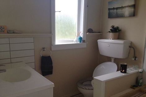 Photo of property in 14 Atkinson Road, Titirangi, Auckland, 0604