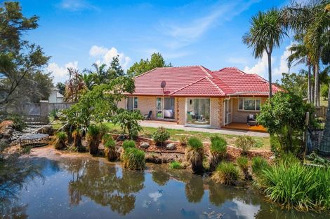 Photo of property in 16 Semillon Avenue, Henderson, Auckland, 0612