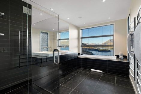 Photo of property in 6 Lordens Place, Fernhill, Queenstown, 9300