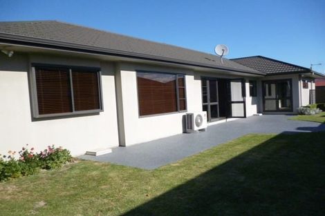 Photo of property in 2 Caulfield Place, Taradale, Napier, 4112