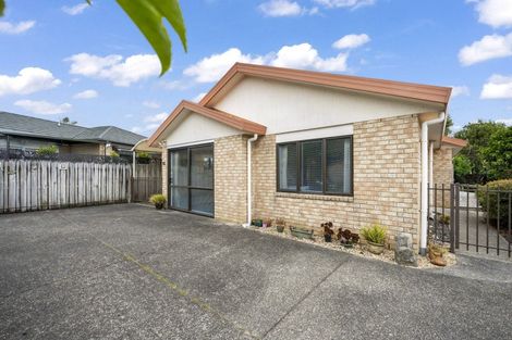 Photo of property in 11a Ross Crescent, Orewa, 0931