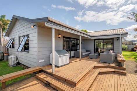 Photo of property in 8 Laura Place, Whitianga, 3510