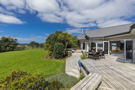 Photo of property in 296 Oaia Road, Muriwai, Waimauku, 0881