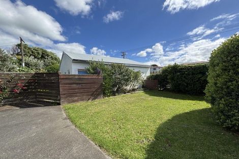 Photo of property in 109 Karaka Street, Castlecliff, Whanganui, 4501
