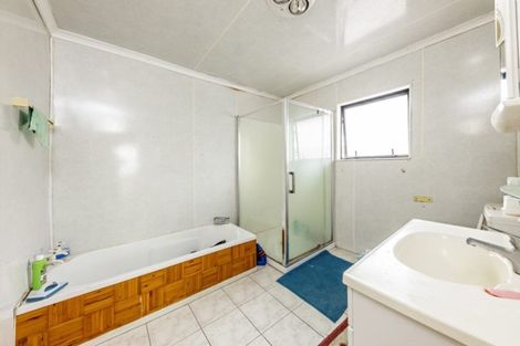Photo of property in 119 Beaumonts Way, Manurewa, Auckland, 2102