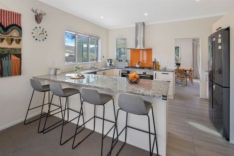 Photo of property in 3 Crompton Avenue, Churton Park, Wellington, 6037