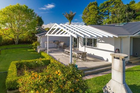 Photo of property in 450 Te Moana Road, Waikanae, 5036