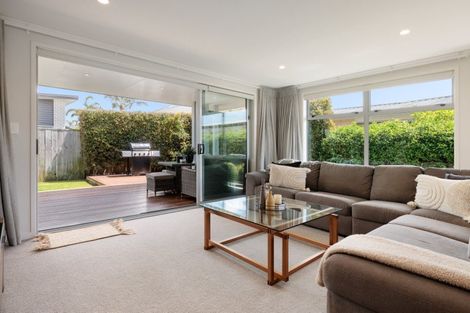 Photo of property in 16 Cassinia Close, Papamoa Beach, Papamoa, 3118