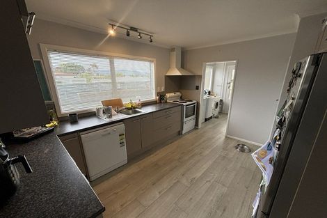 Photo of property in 76 Gray Avenue, Paraparaumu Beach, Paraparaumu, 5032