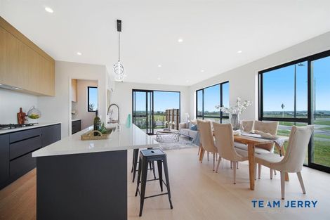 Photo of property in 1 Korowhiti Road, Clarks Beach, 2122