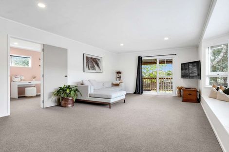 Photo of property in 1 Melia Place, Stanmore Bay, Whangaparaoa, 0932