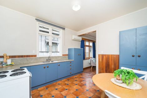 Photo of property in 43 Lyndhurst Street, Takaro, Palmerston North, 4412