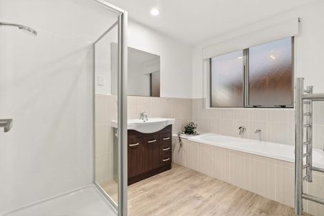 Photo of property in 6 Phar Lap Crescent, Takanini, 2112