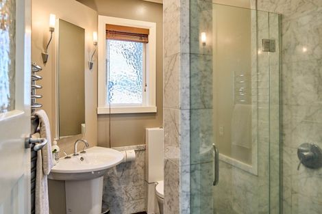 Photo of property in 43 The Crescent, Roseneath, Wellington, 6011