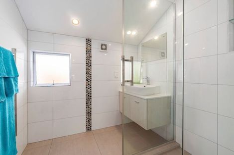 Photo of property in 17 Gala Place, Henderson, Auckland, 0612