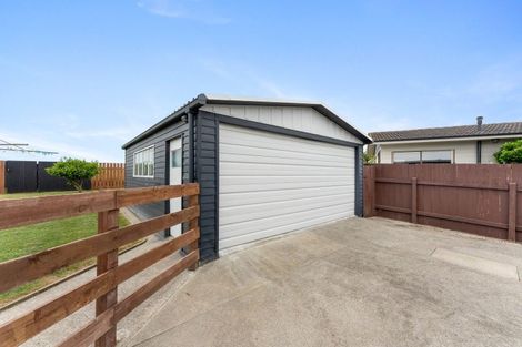 Photo of property in 28 Leander Place, Milson, Palmerston North, 4414