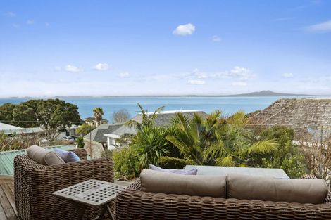 Photo of property in 31 Ridge Road, Waiake, Auckland, 0630