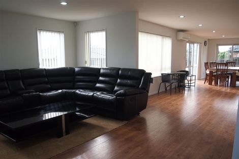 Photo of property in 47 Tiriwa Drive, Massey, Auckland, 0614