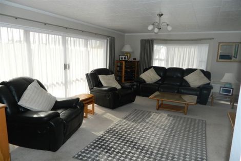 Photo of property in 10 Webb Avenue, Levin, 5510