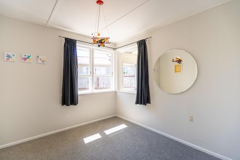 Photo of property in 18 Walton Road, Paraparaumu Beach, Paraparaumu, 5032