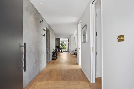 Photo of property in 98 Muricata Avenue, Mount Maunganui, 3116