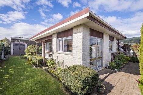 Photo of property in 2a Cypress Grove, Paraparaumu, 5032
