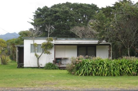 Photo of property in 147 Ocean Beach Road, Tairua, 3508