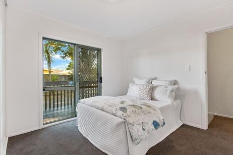 Photo of property in 30 Barrys Road, Glendene, Auckland, 0602