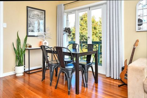 Photo of property in 32 Peverill Crescent, Papatoetoe, Auckland, 2025